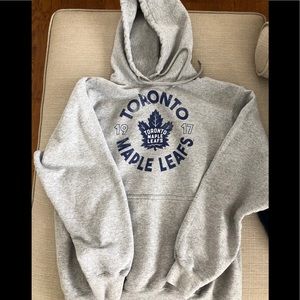 Toronto Maple Leaf grey hoodie - size m